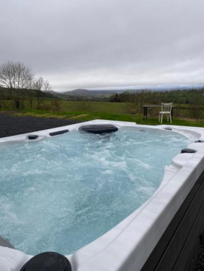 Fabulous Hot Tub with Views!